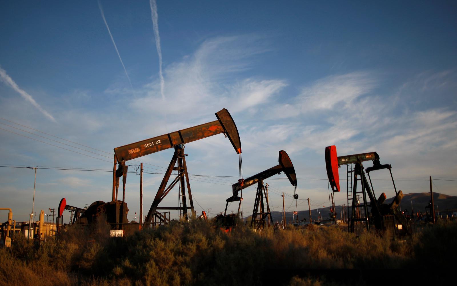 Нефтяная качалка около Ямашинского сельского поселения в Республике Татарстан